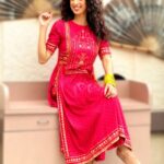Aishwarya Sakhuja Instagram - Traditional wear >>>> Anything else 🫶🏻 . . 👗: @tara_c_tara . . #indianwear #pink #vibe #goodtimes #goodvibes #stylefile #aishwaryasakhuja