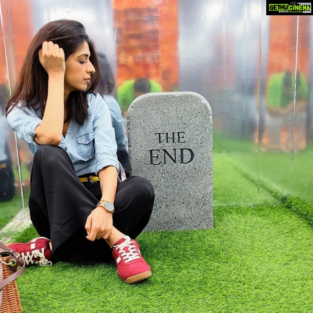 Aishwarya Sakhuja Instagram - No one tends to even faintly think about how 'THE END' would be. We always think only about how 'THE START' would be. It's a human tendency, ain't it... . . #theend #endings #beginnings #weekendvibes #aishwaryasakhuja