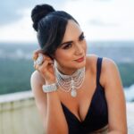 Akansha Chamola Instagram - More “issues “than VOGUE ….. well in my case Pychological & Behavioural Issues 😜 Makeup & Hairstyle 💄 💇‍♀️ @nikksmakeupartist 📸 🎥 Videographer @vipul.s.gautam Stylist @nikksmua Outfit 👗 @_cccreation Accessories 💍 @silverqueenj #bridaljewellery #bridalmakeup #bridalwear #indianbride #lehengacholi #glammakeup #glowup #makeuplook #hairstyles #instafashion #instahair #instamakeup #reelitfeelit #desifashion #instagood #instapic #instamood #portrait #photography #photoshoot #pose #photoshootideas #lookbook #styleinspo #curvyfashion #curvyconfidence #modernbride