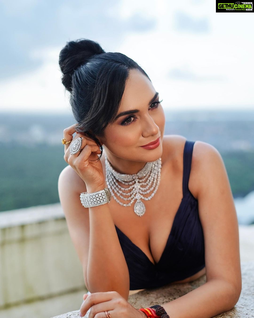 Akansha Chamola Instagram - More βissues βthan VOGUE β¦.. well in my case Pychological & Behavioural Issues π Makeup & Hairstyle π πββοΈ @nikksmakeupartist πΈ π₯ Videographer @vipul.s.gautam Stylist @nikksmua Outfit π @_cccreation Accessories π @silverqueenj #bridaljewellery #bridalmakeup #bridalwear #indianbride #lehengacholi #glammakeup #glowup #makeuplook #hairstyles #instafashion #instahair #instamakeup #reelitfeelit #desifashion #instagood #instapic #instamood #portrait #photography #photoshoot #pose #photoshootideas #lookbook #styleinspo #curvyfashion #curvyconfidence #modernbride