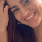Aksha Pardasany Instagram - If only chai got me ready with a sip 😂❤️ This transition ❤️ Beauty | GRWM | Make Up | Get Ready with Me