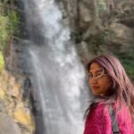 Aksha Pardasany Instagram - Moments ❤️ #waterfall #akshapardasany #momentsofpeace #Sikkim #Gangtok #travel #travelreels Gangtok, Sikkim