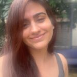 Aksha Pardasany Instagram - A song on a rainy evening ❤️ Not a professional singer so be kind 🙏🏻 #song #music #agneepath