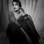 Akshara Gowda Instagram - Old world charm 🖤🤍🩶 Shot by @puchi.photography Wearing @izhai_thestore #aksharagowda #stylishtamilachi #aksharagowdabikki #stylishtamizhachi #chennai #hyderabad Puchi Photography