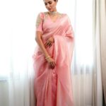 Akshara Gowda Instagram - HAPPY ONAM 🌸 Photographer @dxgphotographer Makeup @reenapaiva Hair @venki_hairstylist Styled by @joycrizildaa Wearing @savinidii_official Jewellery @mspinkpantherjewel Location @crowneplazachn #aksharagowda #stylishtamilachi #aksharagowdabikki #stylishtamizhachi #chennai #hyderabad #pink #bride #happyonam #onam Crowne Plaza Chennai Adyar Park