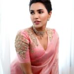 Akshara Gowda Instagram - HAPPY ONAM 🌸 Photographer @dxgphotographer Makeup @reenapaiva Hair @venki_hairstylist Styled by @joycrizildaa Wearing @savinidii_official Jewellery @mspinkpantherjewel Location @crowneplazachn #aksharagowda #stylishtamilachi #aksharagowdabikki #stylishtamizhachi #chennai #hyderabad #pink #bride #happyonam #onam Crowne Plaza Chennai Adyar Park