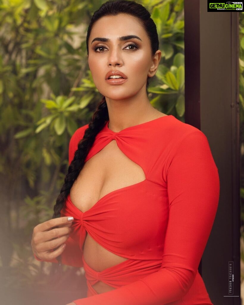 Akshara Gowda Instagram - Your’s Truly ❤ Shot by @prachuprashanth Outfits and styling by @chaitanyarao_official Makeup by @reenapaiva Hair by @venki_hairstylist Nails by @borabaythesalon Location courtesy @crowneplazachn Special thank you to the team @_ayusheesays @projjwalghosh #aksharagowda #stylishtamilachi #aksharagowdabikki #stylishtamizhachi #chennai Crowne Plaza Chennai Adyar Park