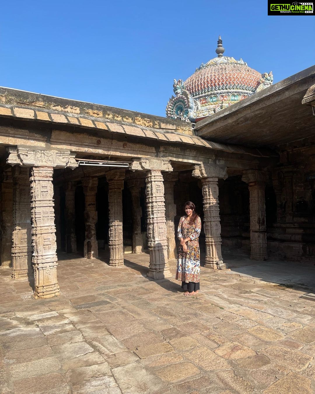 Akshara Gowda Instagram - Trichy - Kumbakonam - Trichy 📍🫶🥰💗 #TEMPLERUN #Blessed #kumbakonam #trichy #mangalambika #srirangam #swamimalai #vellaivinayagartemple #temple #aksharagowda #stylishtamilachi #aksharagowdabikki #stylishtamizhachi #chennai #hyderabad Kumbakonam temple city/கும்பகோணம் கோவில் நகரம்