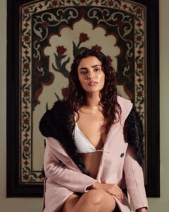 Akshara Gowda Instagram - Found our names written in the stars forever ✨🤍🐇 PHOTOGRAPHY @sumanthkumarphotography Assistant photography @dhanasekarchandru_ Makeup by @makeupbysahanasteve Hair by @secondskinbyj_mua Styling @harshitha_pragathi Styling team @_.v.i.s.h and @zumena.khan Location courtesy @crowneplazachn #aksharagowda #stylishtamilachi #aksharagowdabikki #stylishtamizhachi #chennai #hyderabad Crowne Plaza Chennai Adyar Park