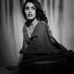 Akshara Gowda Instagram - Old world charm 🖤🤍🩶 Shot by @puchi.photography Wearing @izhai_thestore #aksharagowda #stylishtamilachi #aksharagowdabikki #stylishtamizhachi #chennai #hyderabad Puchi Photography