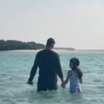 Akshay Kumar Instagram - I’ve never understood why daughters grow up so fast. My little baby who used to hold my hand to take baby steps will soon be a young lady, with the whole world to conquer. I am incredibly proud of you and your creative mind, Nitara. Other kids want to visit Disneyland, you want to create one. Spread your wings, sunshine… I and your mother will always try to be the wind beneath them. Happy Birthday my princess. 🎉💕