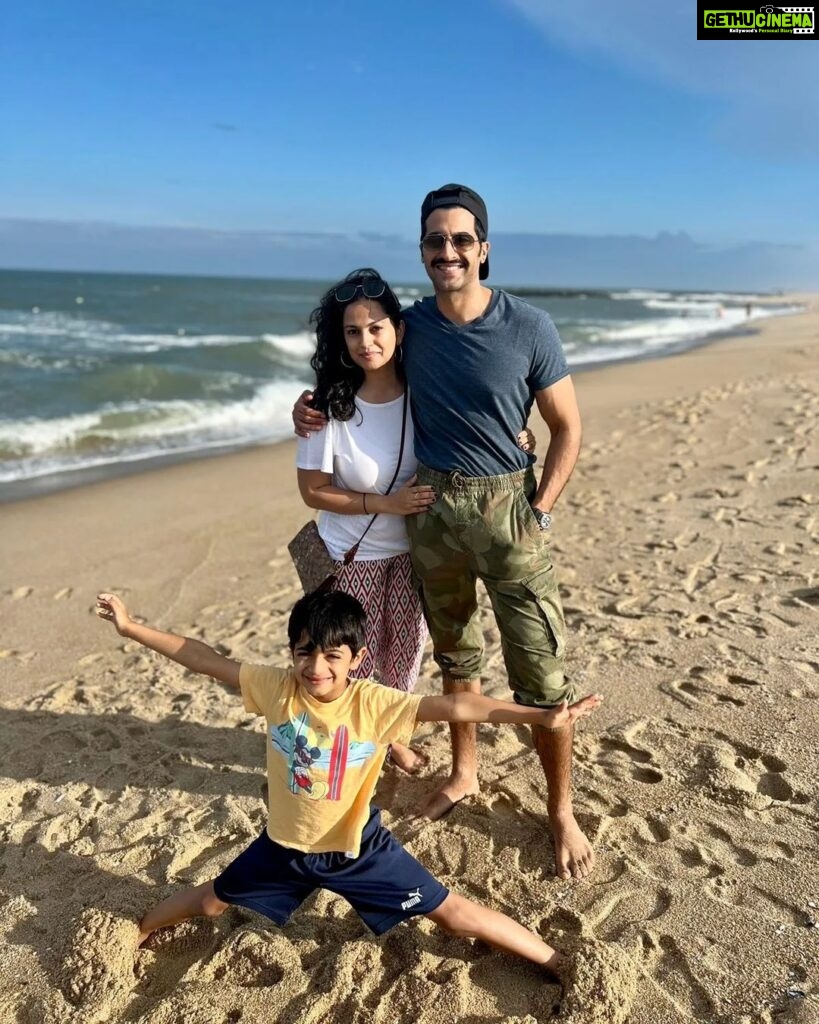 Akshay Oberoi Instagram - Sun, sand & smiles ☀️🏖️😄 #SummersInUS #AkshaysTravelDiaries #FamilyTime