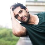 Akshay Oberoi Instagram – Balcony brooding 

#Monday #MondayMood