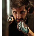 Akshay Oberoi Instagram – Monday mood ➡️ Fighter mode 💪🏼

#MondayMotivation #MondayMood #Monday #Fighter #FitnessGoals #Workout #Fitness #Gymming