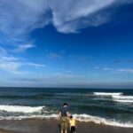 Akshay Oberoi Instagram – Sun, sand & smiles ☀️🏖️😄

#SummersInUS #AkshaysTravelDiaries #FamilyTime