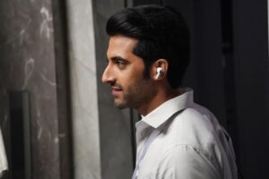 Akshay Oberoi Instagram - Some परदे के पीछे moments of Vishal & Satya 🩷 Watched #ILoveYou yet? If not, head to the link in bio!