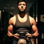 Akshay Oberoi Instagram - Let’s Go!! 💪🏼 #FitnessFriday #Friday #Workout #Fitness #Gymming #Motivation #WorkoutMotivation #Kettlebell