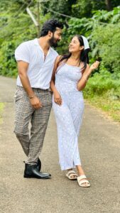 Akshaya Udayakumar Instagram - #NeelaNilave 😍 💕 @abishek_udayakumar_ 

VC: achan 😘 @udayakumar5259 

@shanenigam786 @mahima_nambiar @samcsmusic
@saregamamalayalam @weekendblockbusters 

#rdx #love #onam2023 #kerala #onam