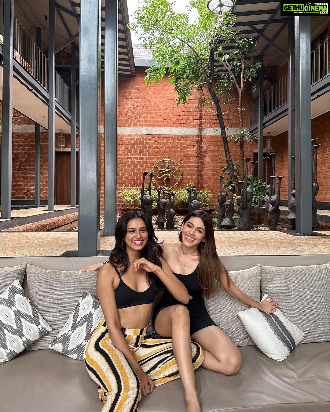 Alaya F Instagram - Image dump of the last 4 days at the most beautiful property, The Glass Villa by @theprojectcafegoa 🥰