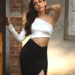 Alaya F Instagram - Always trying to catch the sun, even when it’s 35° outside 🥵🫠 Photos by @trishasarang Styled by @sanamratansi assisted by @ankitha_chauhan @sr_styleco Hair by @souravv_roy_ Make up by @divyashetty_ Outfit - @labelmanikananda Cuffs and rings - @rafthelabel