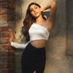 Alaya F Instagram - Always trying to catch the sun, even when it’s 35° outside 🥵🫠 Photos by @trishasarang Styled by @sanamratansi assisted by @ankitha_chauhan @sr_styleco Hair by @souravv_roy_ Make up by @divyashetty_ Outfit - @labelmanikananda Cuffs and rings - @rafthelabel