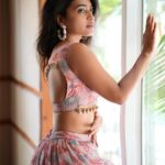 Alekhya Harika Instagram - Right 👉🏻 oh… left 👈🏻 ohh… Outfit : @pari.designers_ 📸 @teamartviewworks