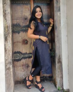 Alphy Panjikaran Instagram - Sunday Funday🖤🐝
@an._____u 📸

#picoftheday #happy #sunday #funday #instagram #photoshoot #friends #likefamily #explore #roaming #instagood #instadaily #reels #love #peace #loveyourlife #lol #kochi #kochidiaries #black #blacklove #weekend #special