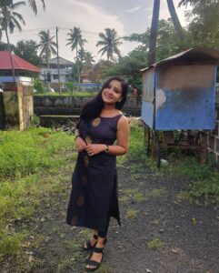 Alphy Panjikaran Instagram - Sunday Funday🖤🐝
@an._____u 📸

#picoftheday #happy #sunday #funday #instagram #photoshoot #friends #likefamily #explore #roaming #instagood #instadaily #reels #love #peace #loveyourlife #lol #kochi #kochidiaries #black #blacklove #weekend #special