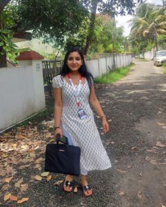 Alphy Panjikaran Instagram - Office Time 🙄😎🥳
Waiting for a cab 🚙

#office #infopark #kochi #softwareengineer #goingoffice #noworkfromhome #weekday #picoftheday #explore #love #yourlife #happiness #instagram #instagood #instadaily #professional #workfromoffice #artist #white #lol #women #life