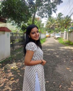 Alphy Panjikaran Instagram - Office Time 🙄😎🥳
Waiting for a cab 🚙

#office #infopark #kochi #softwareengineer #goingoffice #noworkfromhome #weekday #picoftheday #explore #love #yourlife #happiness #instagram #instagood #instadaily #professional #workfromoffice #artist #white #lol #women #life