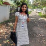 Alphy Panjikaran Instagram - Office Time 🙄😎🥳 Waiting for a cab 🚙 #office #infopark #kochi #softwareengineer #goingoffice #noworkfromhome #weekday #picoftheday #explore #love #yourlife #happiness #instagram #instagood #instadaily #professional #workfromoffice #artist #white #lol #women #life Infopark,Kakanad