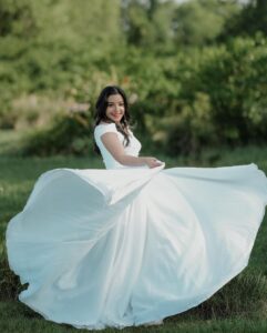 Alphy Panjikaran Instagram - @anu.scaria.couture 👗 @_story_telle__r 📸 @_arya_jithins_makeover 💄 #happines #white #love #photoshoot #photography