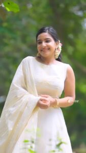 Alphy Panjikaran Instagram - 🦋🌸🌼🦋 @_arya_jithins_makeover @elzassignature @3leaf_photography @alameen_fashion_jewels #onam #kerala #happy #onamspecial #reels #reelsinstagram #trending #instagram