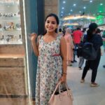 Alphy Panjikaran Instagram - My restless, roaming spirit🕊🕊 @zee_nazdn 📸 #roaming #picoftheday #shopping #mall #happy #travel #travelphotography #explore #cantsitathome #justroam #happiness #lulumall #lulumallkochi #trending #instagood #instagram #instadaily #lol #kochi #kochidiaries #go #justgo #life