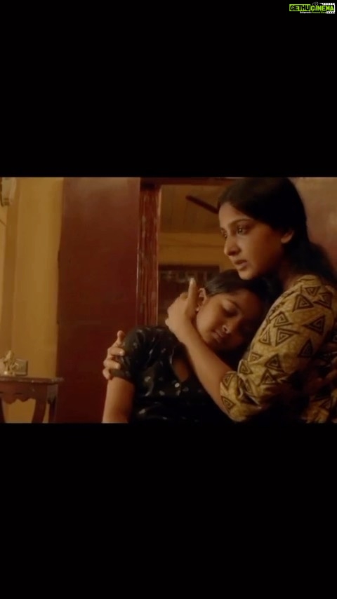 Alphy Panjikaran Instagram - Fav Scene ❤️❤️ @malikappurammovie @devanandha.malikappuram #malikappuram #malikappurammovie #movie #unnimukundan #devu #alphy #sad #reels #trendingreels #trending #instagood #instagram #instalike #song #explore #movies #celebration #actress #malayalam #cinema #reelsinstagram #trendingsongs #happy #throwback #alphypanjikkaran