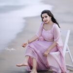 Alphy Panjikaran Instagram - ❤️🌊🐬 @_story_telle__r 📸 @_arya_jithins_makeover 💄 @anu.scaria.couture 👗 #picoftheday #pic #sea #love #lover #travel #beach #travelphotography #travelgram #peace #happiness #lol #instagood #instagram #instadaily #instafashion #explore #kochi #kochigram #kochidiaries #life #beachlife #feelingood #artist #actress #goodvibes #staypositive