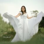 Alphy Panjikaran Instagram - Peace begins with a smile😇❤️ Mua: @_arya_jithins_makeover Costume: @anu.scaria.couture PC: @_story_telle__r #picoftheday #pic #sunday #weekend #special #happy #love #peace #eternity #loveyourself #angel #white #nature #naturephotography #travel #instagram #instadaily #goodvibes #explore #live #life #beach #photoshoot #photography #wedding #weddingdress