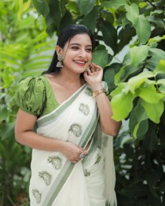 Alphy Panjikaran Instagram - krishna Janmashtami special 💚💚 @makeover_by_suresh_krishna @ar_handlooms_kuthampully @abnormal_grapher #picoftheday #krishna #janmashtami #special #saree #love #happiness #peaceful #life #instagram #instadaily