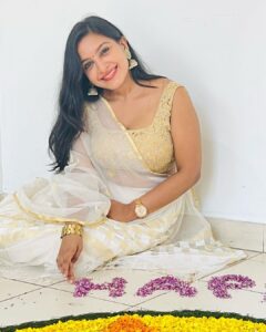 Alphy Panjikaran Instagram - Onam special 🌼❤️

#onam #happiness #onamvibes #love #peace #withfriends #celebration #malayalee #kerala #instagram