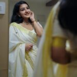 Alphy Panjikaran Instagram - Be Happy 🤗🤗 Life is a balance of holding on and letting go @rahulphotoshoot 📸 #onam #neverending #celebrations #loveyourself #saree #love #happy #instagram #instadaily