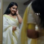 Alphy Panjikaran Instagram – Be Happy 🤗🤗
Life is a balance of holding on and letting go
@rahulphotoshoot 📸

#onam #neverending #celebrations #loveyourself #saree #love #happy #instagram #instadaily