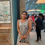 Alphy Panjikaran Instagram - My restless, roaming spirit🕊🕊 @zee_nazdn 📸 #roaming #picoftheday #shopping #mall #happy #travel #travelphotography #explore #cantsitathome #justroam #happiness #lulumall #lulumallkochi #trending #instagood #instagram #instadaily #lol #kochi #kochidiaries #go #justgo #life