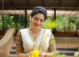 Ameya Mathew Instagram - നാടെങ്ങും ആരവം ഉയർത്തി വീണ്ടും ഒരു ഓണക്കാലം കൂടി വരവായി. ഈ ഓണം നിങ്ങൾക്കും നിങ്ങളുടെ കുടുംബത്തിനും സന്തോഷവും സമ്പൽ സമൃദ്ധിയും നിറഞ്ഞതാവട്ടെ .🤩 ഏവർക്കും എൻറെ ഹൃദയം നിറഞ്ഞ ഓണാശംസകൾ !🌼🪷🌸✨ . Photographer @robin_fotografia Wearing @revathyjayanbabu MUA @soniyamakeoverstudio Ornaments @parakkat_jewels Location @kalpadiyil #onam #🌼 Trivandrum, India