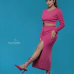 Ameya Mathew Instagram - പണ്ട് ‘I’m a Barbie Girl’ എന്ന പാട്ട് ടിവിയിൽ കാണുമ്പോൾ ''അമ്പമ്പാടി ഡിസ്കമ്പാടി’’ എന്ന് പാടി കൊണ്ട് നടന്ന ഞാൻ , ഇന്ന് ഒരു ബാർബി ഫോട്ടോഷൂട്ട് ചെയ്തപ്പോൾ…😋🙊👻🤓💕🎀👛 NB: ബാർബിയുടെ footwear അല്പം വലുതായിപ്പോയി Guys !😬 #barbie #barbiegirl #dollphotography #💖 . Photographer @gokul.mindstories Outfit n’ Accessoires @western_lady_ MUA @renusbridalstudio Studio @maxxocreative Kochi, India
