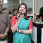 Ameya Mathew Instagram - വിജയത്തിൻ്റെ അടുത്ത ഘട്ടത്തിലേക്ക് കടന്ന റീനുവിന് അഭിനന്ദനങ്ങൾ. തൊടുപുഴ പ്രവർത്തിച്ചുവരുന്ന Grace Dental Care ഇപ്പോൾ Facial Aesthetic Centre ആയിട്ട് expand ചെയ്തിരിക്കുകയാണ്. ഈ നേട്ടത്തിൽ ഒരുപാട് സന്തോഷവും, അതിലുപരി ഞാൻ അഭിമാനിക്കുകയും ചെയ്യുന്നു... @gracedentalcarethodupuzha 👏🏻🤩✨❤️ . Saree designed by my Amma @stitchcraft_by_anitha 😘 📸 @gokul.mindstories Thodupuzha, India