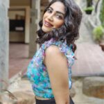Ameya Mathew Instagram - പമ്പരം കണക്കിന് കറങ്ങി കറങ്ങി ഞാൻ…😵‍💫😟😬🙊💃 . 📸 @robin_fotografia 💄 @soniyamakeoverstudio 📍 @kalpadiyil Trivandrum, India