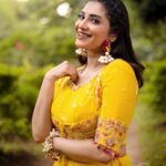 Ameya Mathew Instagram – ഒരു മഴയെത്തും മുൻപത്തെ Haldi ഫോട്ടോഷൂട്ട്…!😋😁💛✨
.
Outfit designed by @revathyjayanbabu 💫
Photography @arjunsoorajj 
MUA @mua_devu_nair_ 
#picoftheday #justaphotoshoot Trivandrum, India