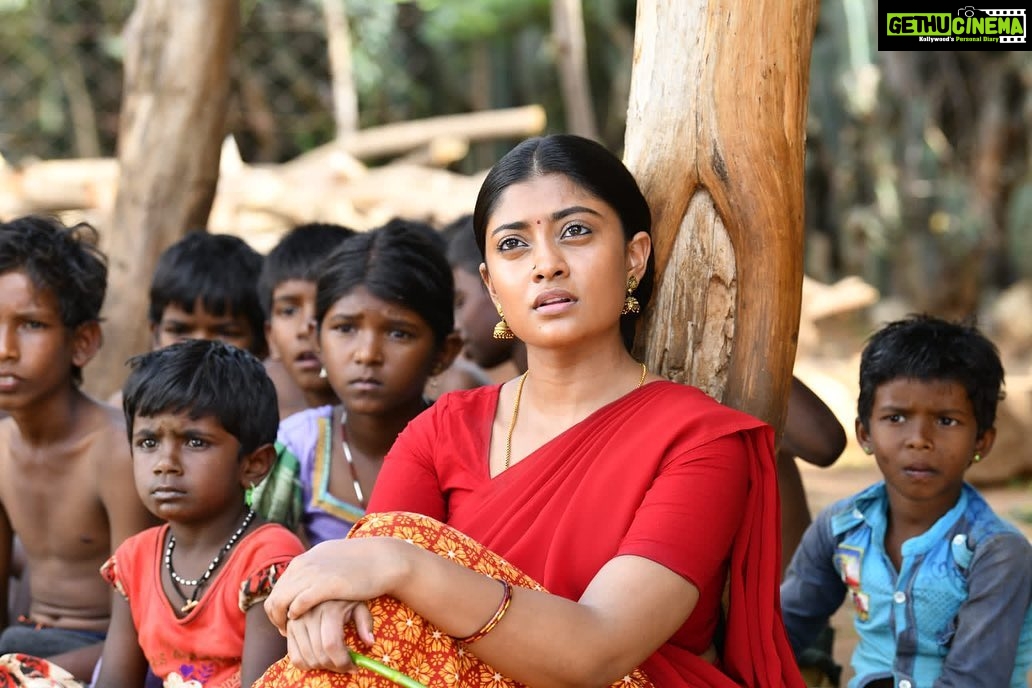 Ammu Abhirami Instagram - தண்டட்டி❤️ #thandatti I’m super excited for you guys to meet her🥹, she’s one innocent, rebellious , most dignified and extremely beautiful woman❤️ It was the most challenging shooting schedule I’ve done so far… with *26 hours* nonstop shoot!!! I was super done with everything and everyone came out deadly exhausted! But now to see her finally hit big screens and our movie to get all the extreme love and positive comments it deserves I’m thankful to every moment ,every second of that hustle ✨… Heartfelt Thanks to our director, producer, cinematographer,all the wonderful legendary actors , entire cast and crew of this wonderful project❤️ #thandatti is out now and all yours❤️ please watch in theater and give us all the love you can🧿… @dir_ramsangaiah @princepicturesindia