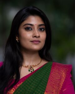 Ammu Abhirami Instagram - ✨விநாயகர் சதுர்த்தி வாழ்த்துக்கள்✨

📸: @camcrowphotographi 
Saree: @studiovirupa 
Jewellery: @made_for_hers