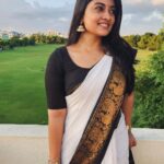 Ammu Abhirami Instagram – 🤍🖤🤍

Saree @studiovirupa 
Jumkas @made_for_hers